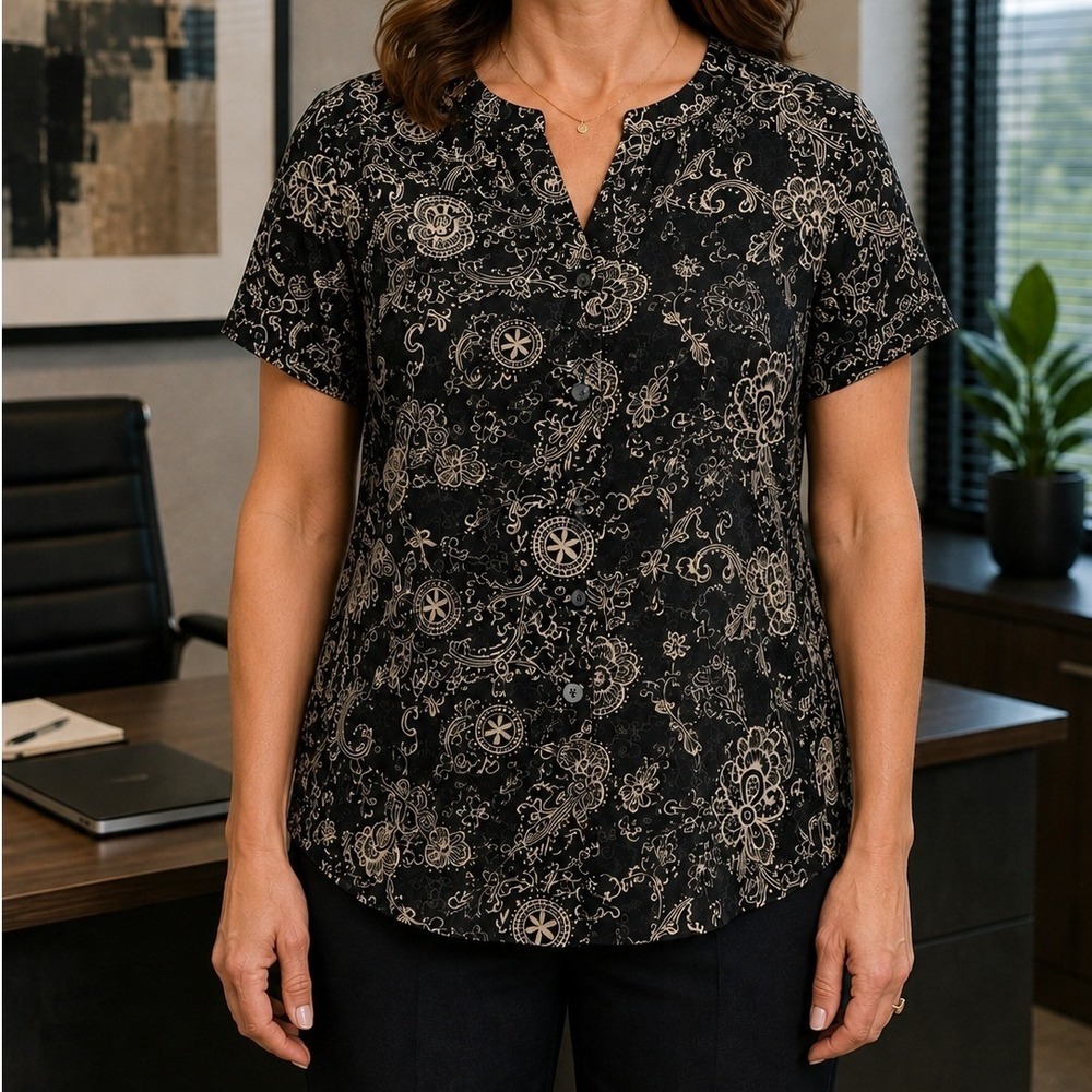 Believe Womens Size 8 Black White Paisley Floral Button Up Blouse Short Sleeve